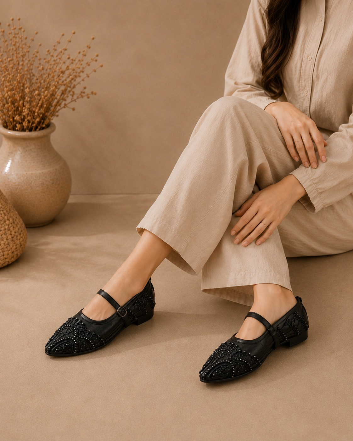 AURELIA – Black